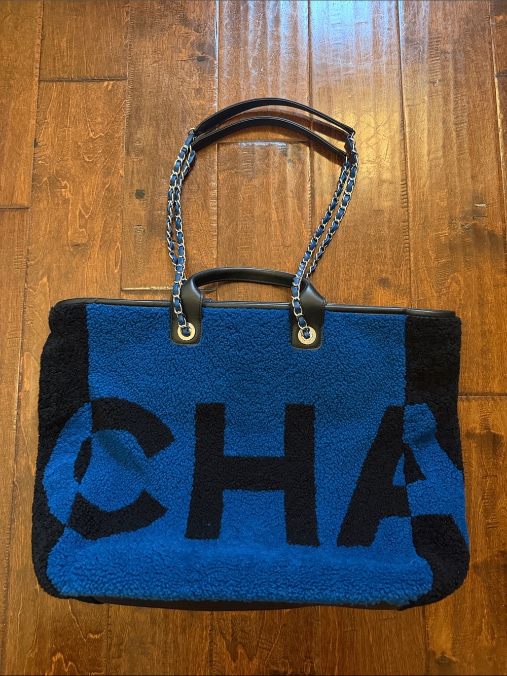 CHANEL shearling and calfskin Deauville tote shw